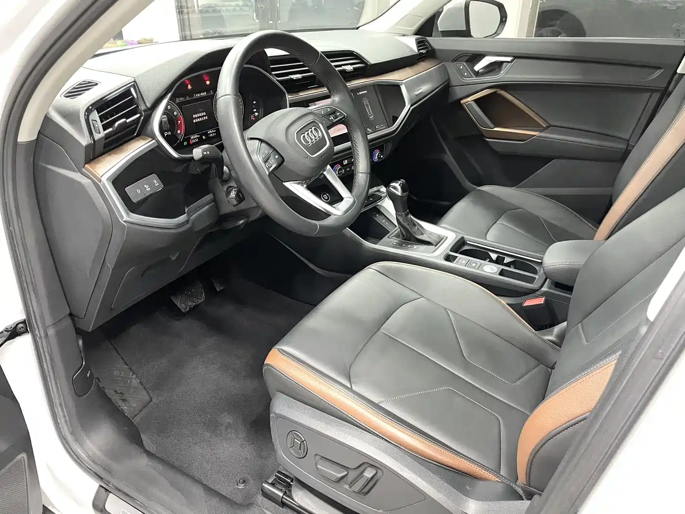 Audi Q3 2022 35 TFSI Fashion Elegance фото 7
