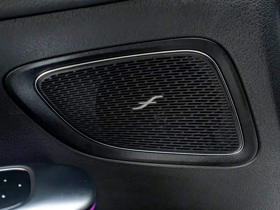 Фото 23 - Mercedes-Benz C-Class