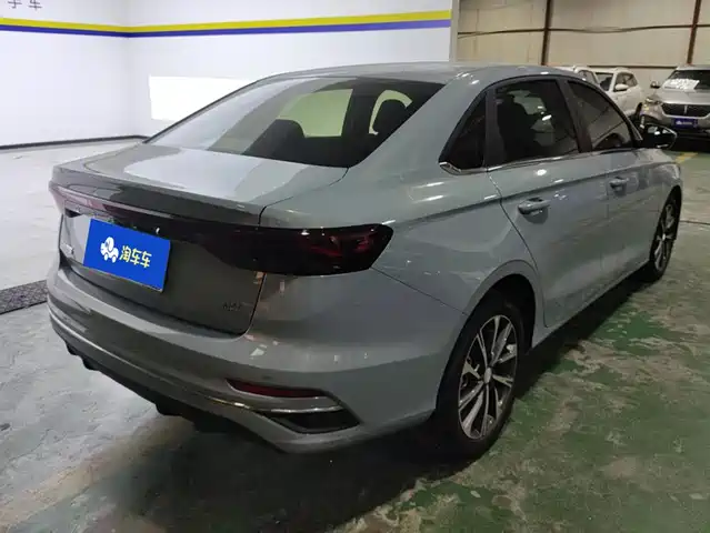 Geely Emgrand 2025 4th Gen 1.5L CVT Premium — фото 3