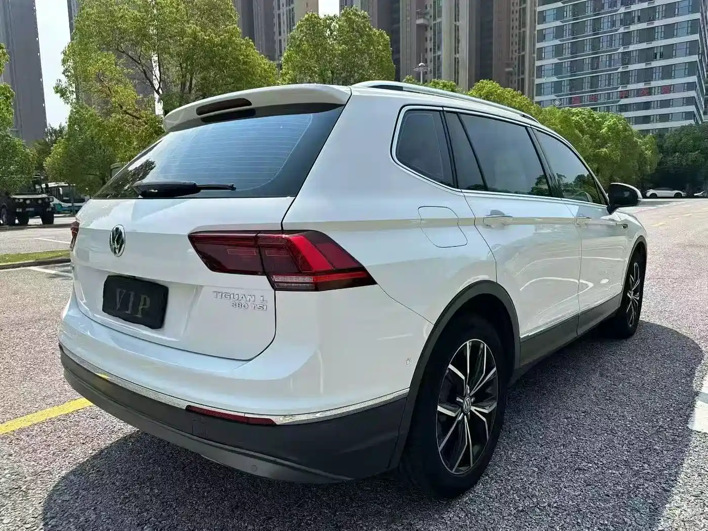 Volkswagen Tiguan L 2017 380TSI Automatic 4WD Flagship Edition фото 13