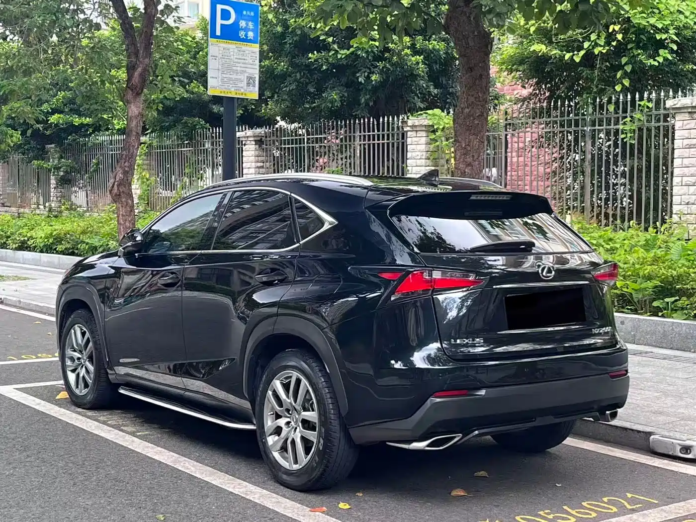 Lexus NX 2015 200t AWD F Sport фото 15