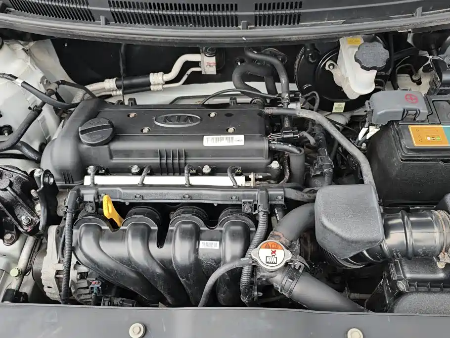 Kia K2 2013 2012 Sedan 1.4L MT GLS Commemorative Edition