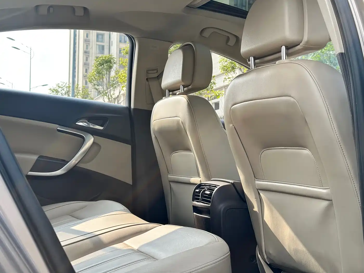 Buick Regal 2010 2.0L Expo Edition фото 25