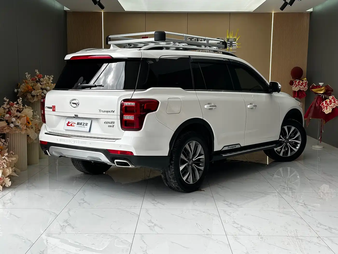 GAC Trumpchi Trumpchi GS8 2017 320T 2WD Luxury Smart Connect (7-seater) фото 4