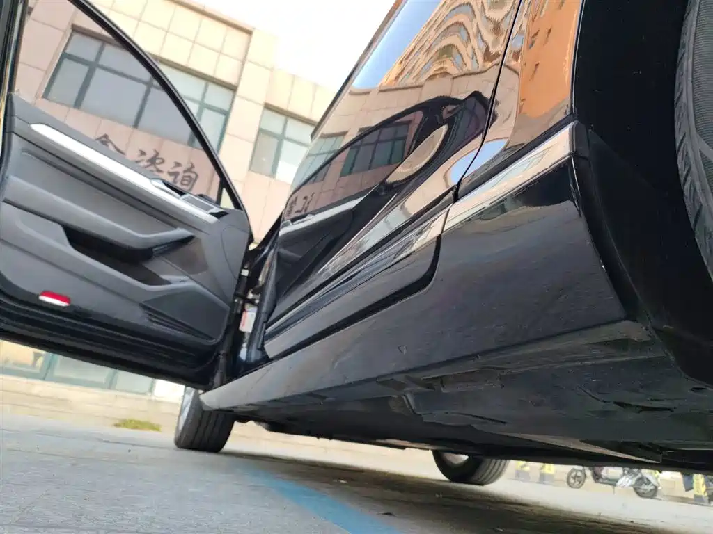 Volkswagen Magotan 2018 330TSI DSG Leading фото 22