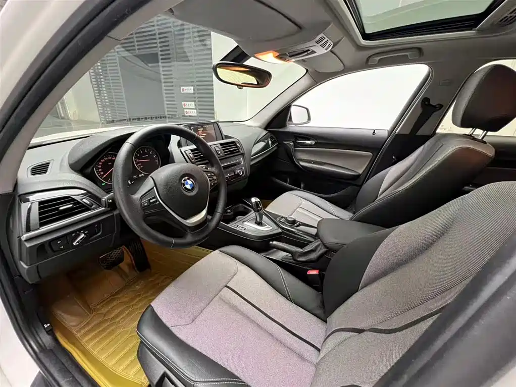 BMW 1 Series (Import) 2013 Facelift 116i Urban Model фото 3