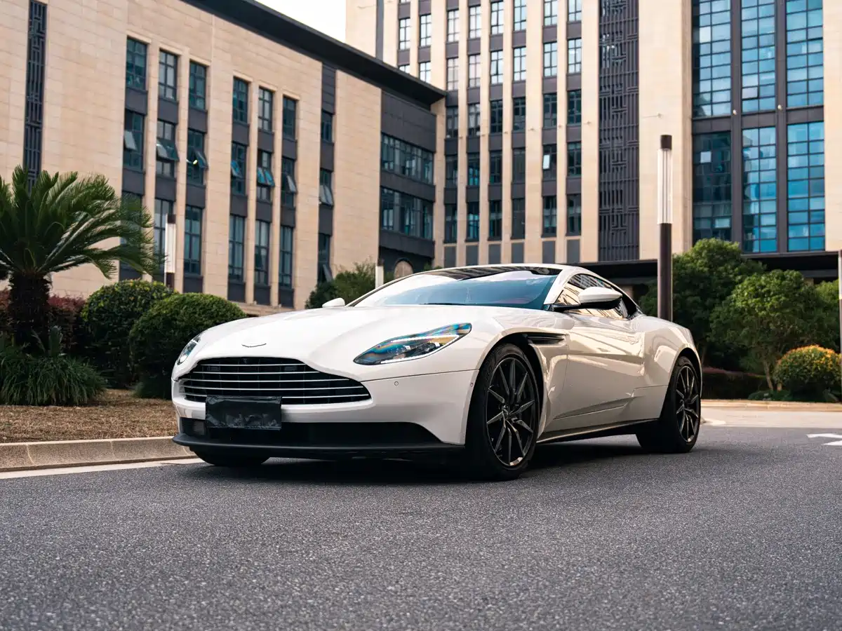 Aston Martin DB11 2022 2020 4.0T V8 Coupe
