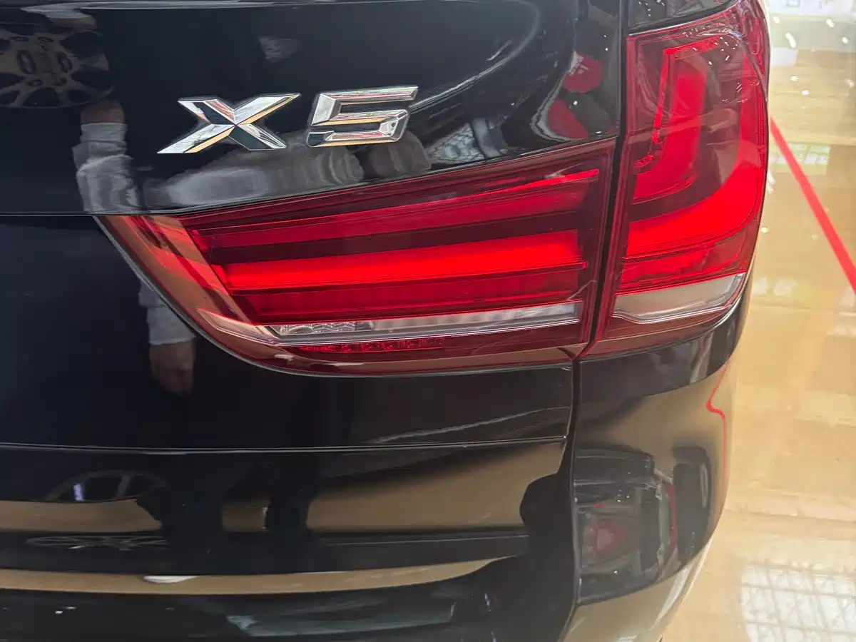 Photo 2 - BMW X5 (Import)