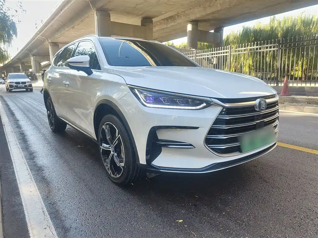 BYD Tang New Energy 2021 DM-i 112KM Honor фото 29