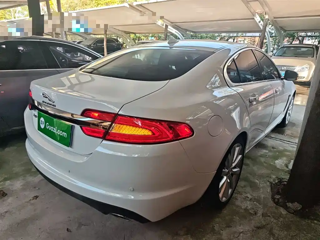 Jaguar XF 2015 2015 XF 2.0T Luxury Edition