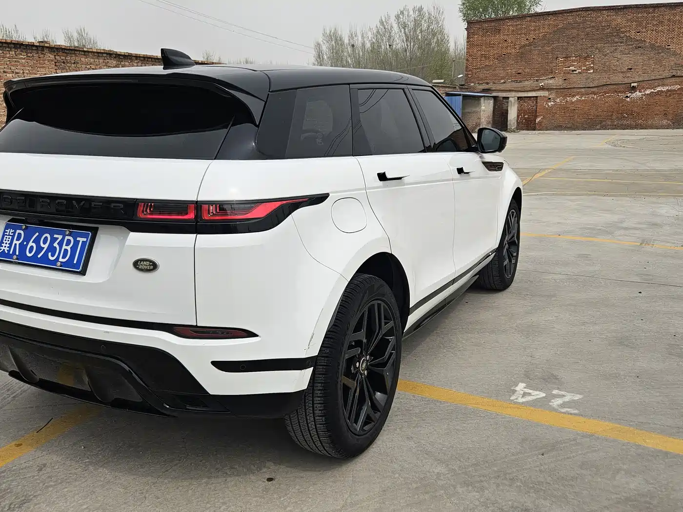 Land Rover Range Rover Evoque 2020 Model 249PS R-DYNAMIC S Gloss Black Sport Tech Edition фото 7