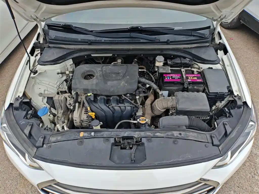Hyundai Elantra 2016 Model 1.6L Automatic Smart Elite фото 20