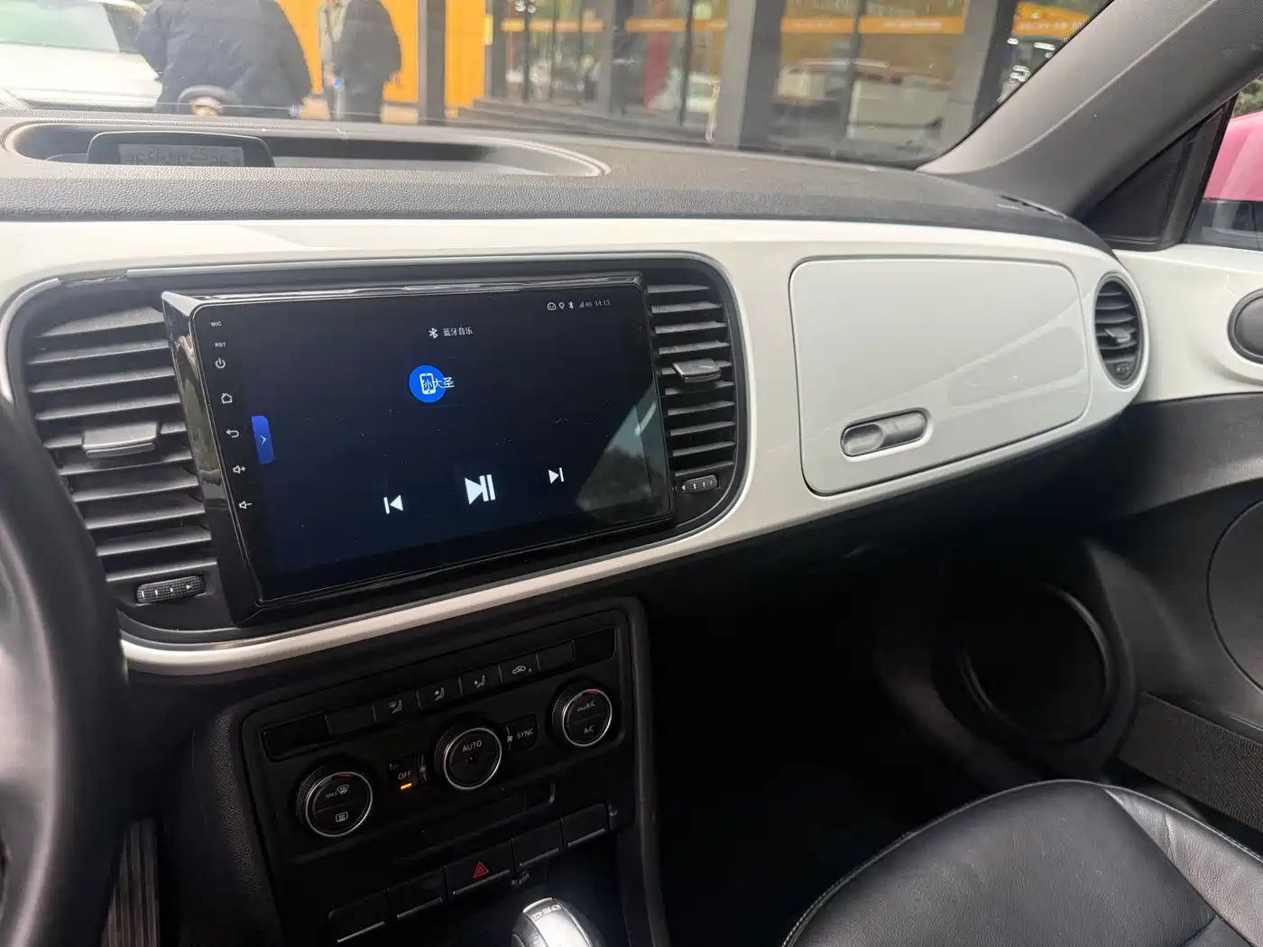 Volkswagen Beetle 2015 180TSI фото 5