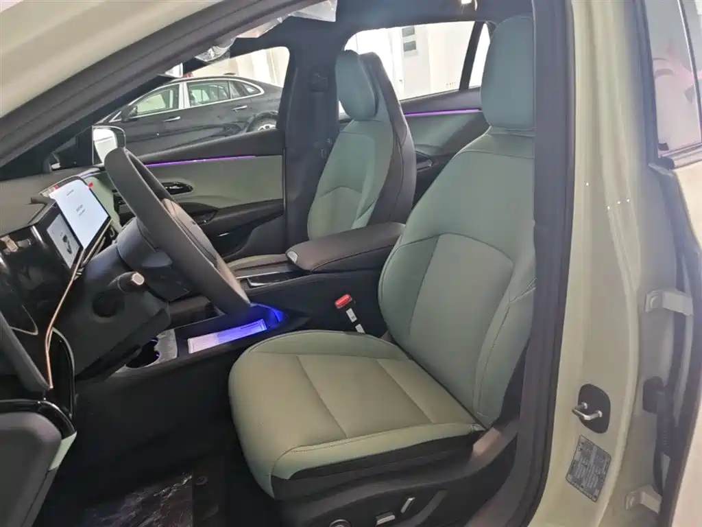 Hongqi EH7 2025 600 Smart Selection Edition фото 15