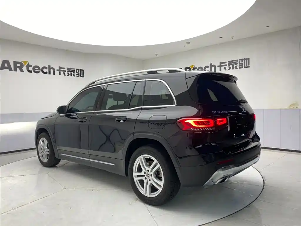 MERCEDES-BENZ GLB