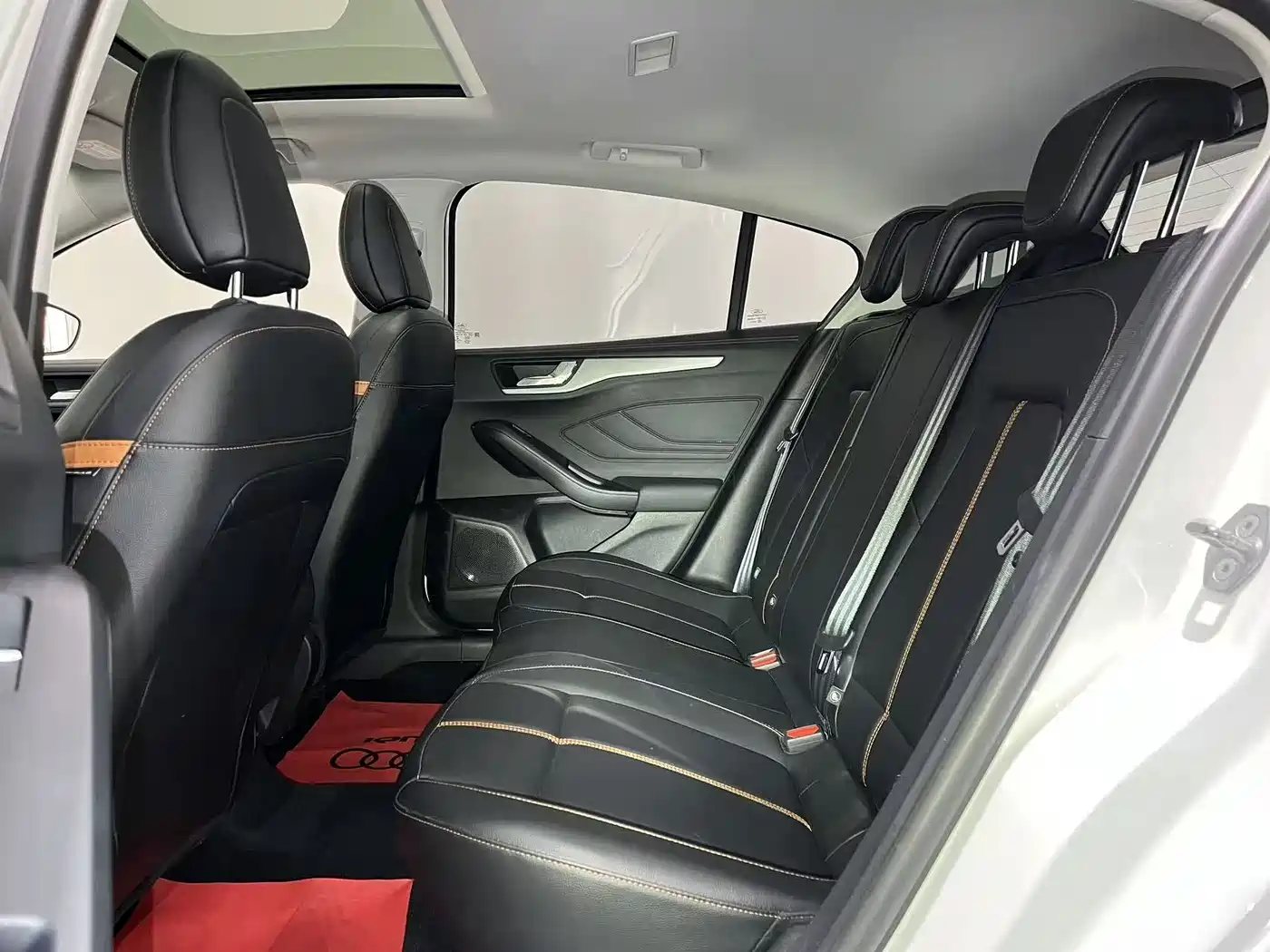 Ford Focus 2022 Hatchback EcoBoost 180 Auto Speed Edition фото 11