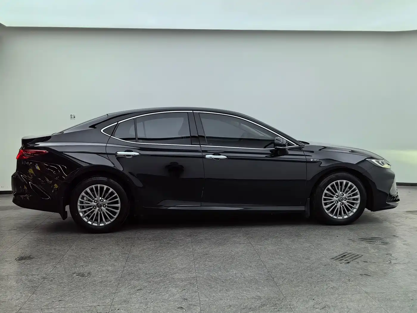 Toyota Camry 2025 2024 Hybrid 2.0HG Premium Edition