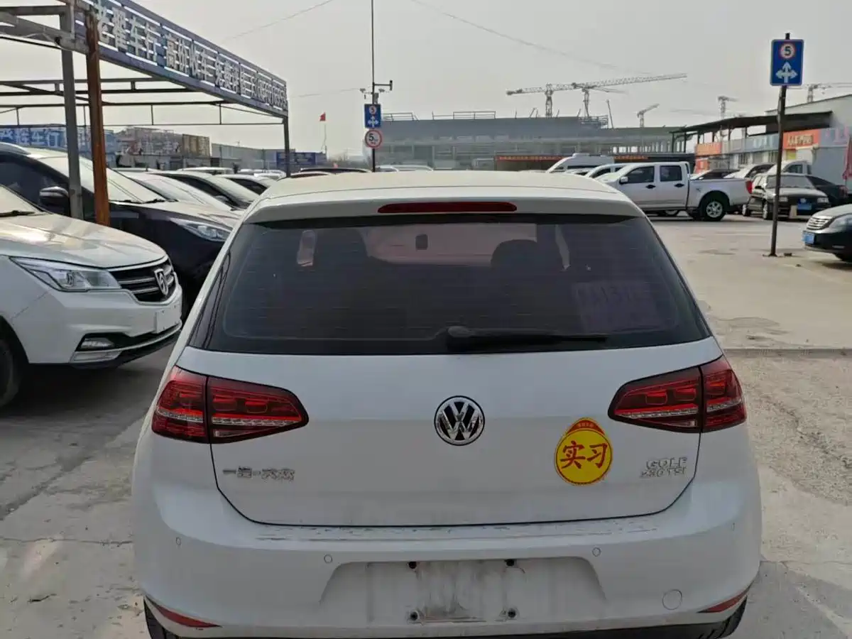 Volkswagen Golf 2016 230TSI Automatic Comfort фото 4