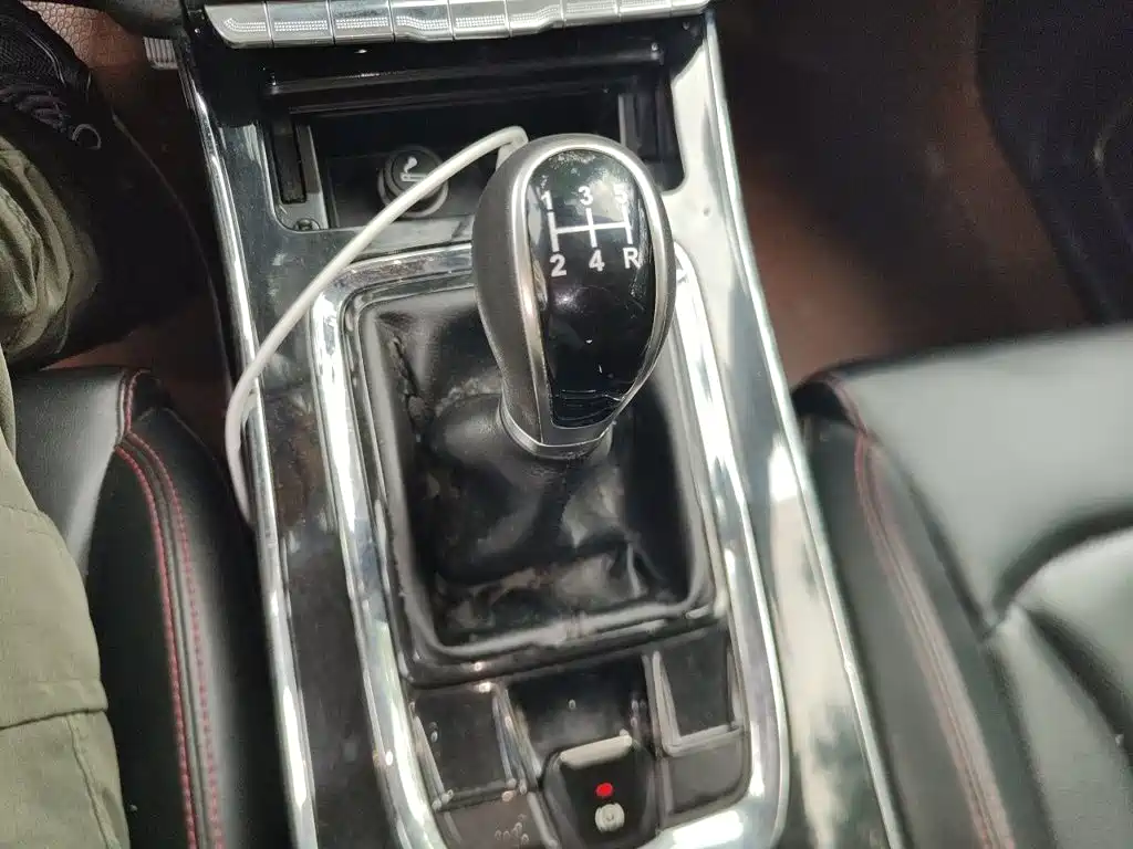 SWM Motor SWM G05 2019 2019 2.0L Manual Luxury Model