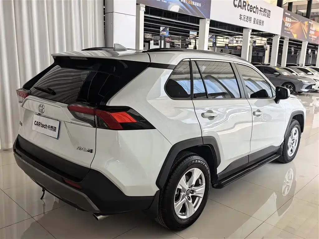 Toyota RAV4 Rongfang 2023 2.0L CVT 2WD Urban Edition фото 5