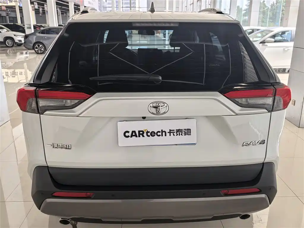 Toyota RAV4 Rongfang 2023 2.0L CVT 2WD Urban Edition фото 4