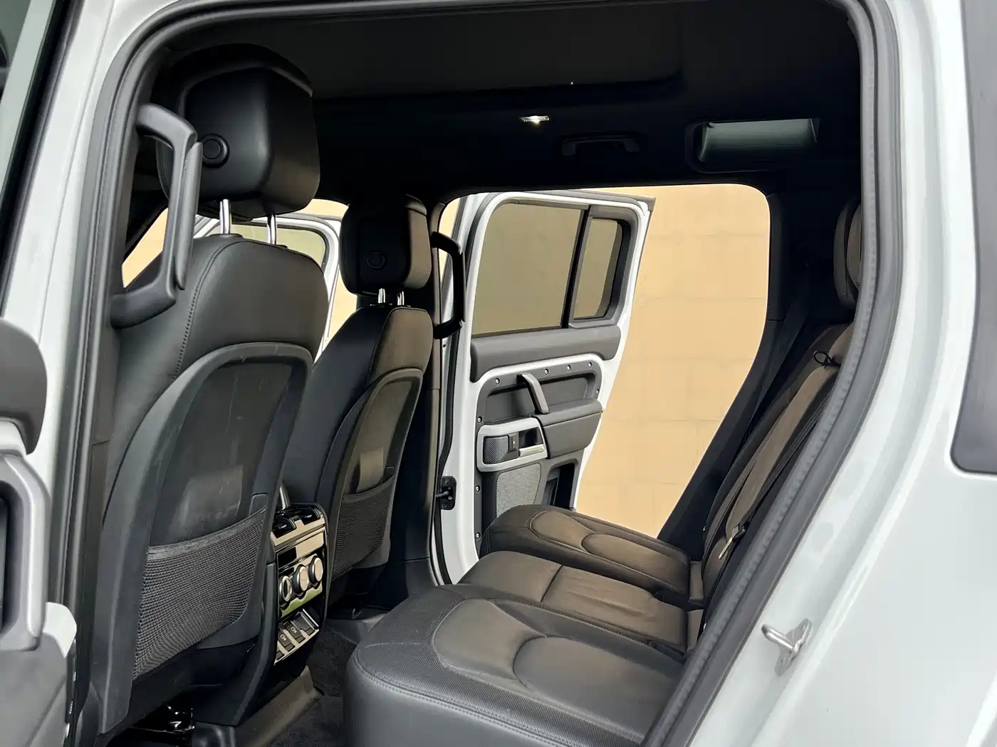 Фото 9 - Land Rover Defender