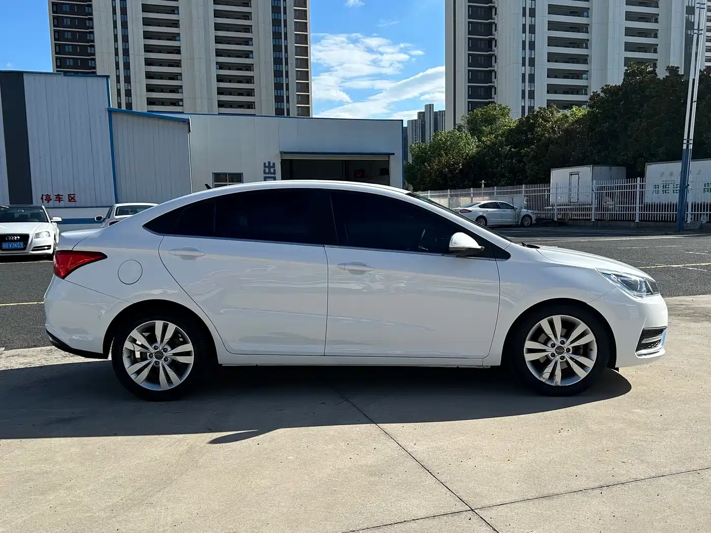 Chery Arrizo 5 2016 2016 1.5L CVT Sharp Leader
