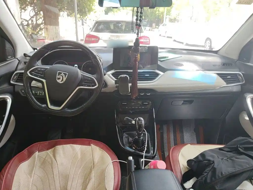 Baojun 530 2018 2018 1.5T Manual Premium Model China V