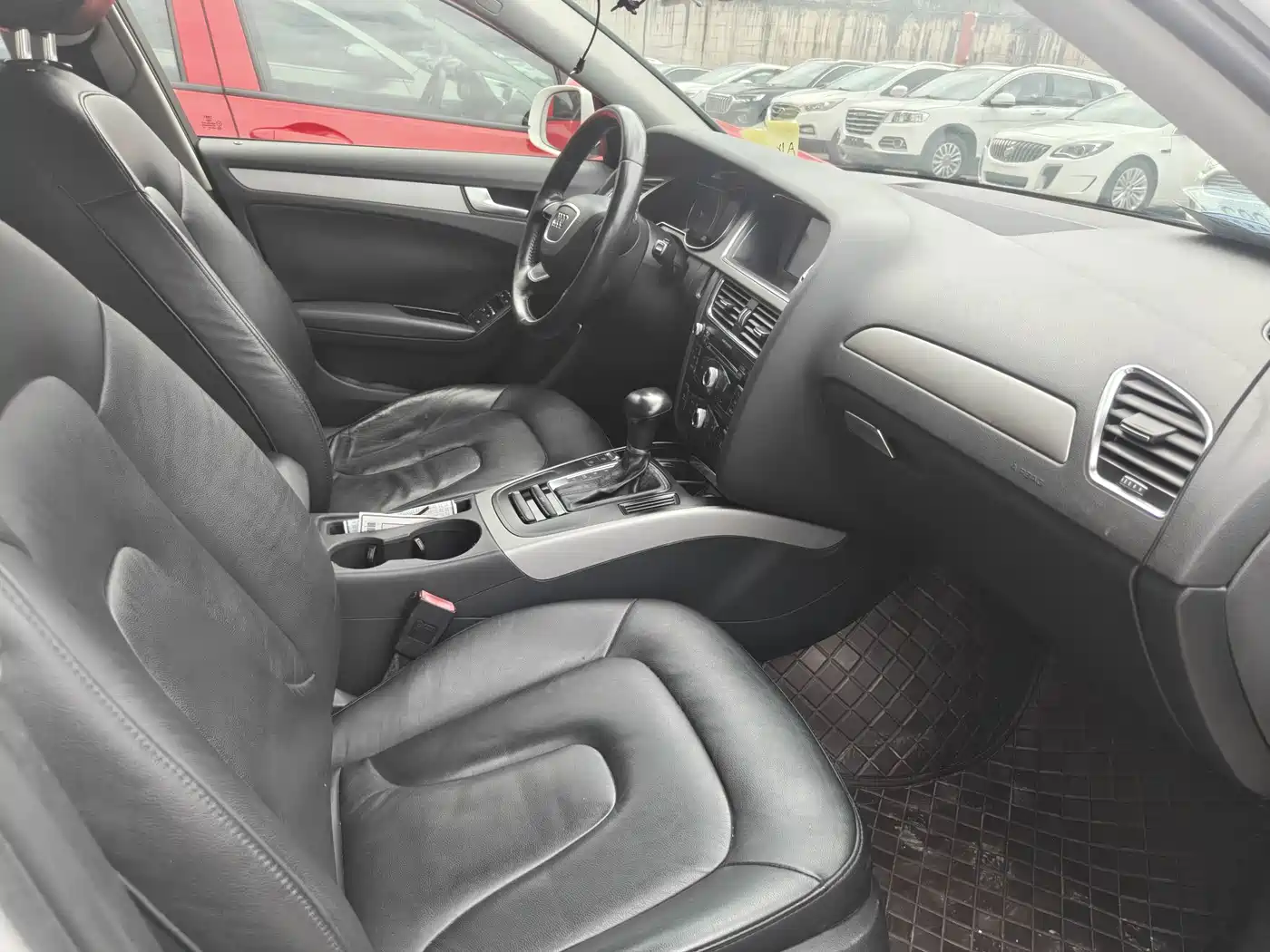 Фото 4 - Audi A4L
