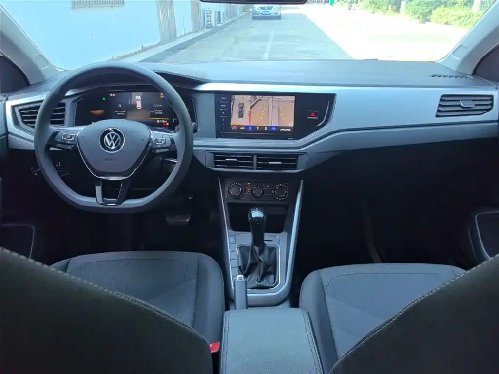 Volkswagen Polo 2023 Facelift Plus 1.5L Auto Joyful Living Edition фото 6