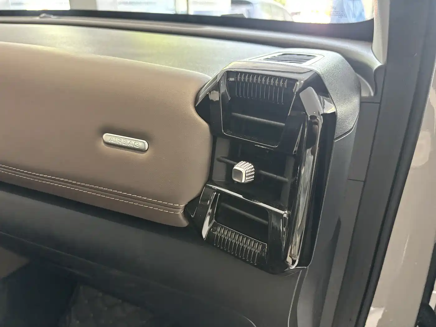Wuling Motors Starlight 560 2025 Model Gasoline Version 5-seater фото 17