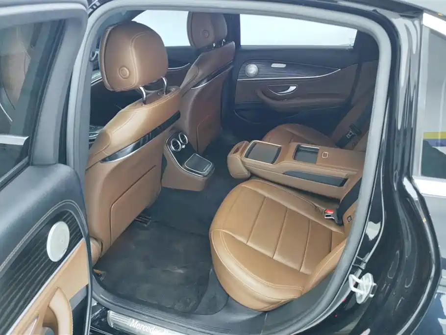 Mercedes-Benz E-Class 2021 E 260 L Sport фото 11