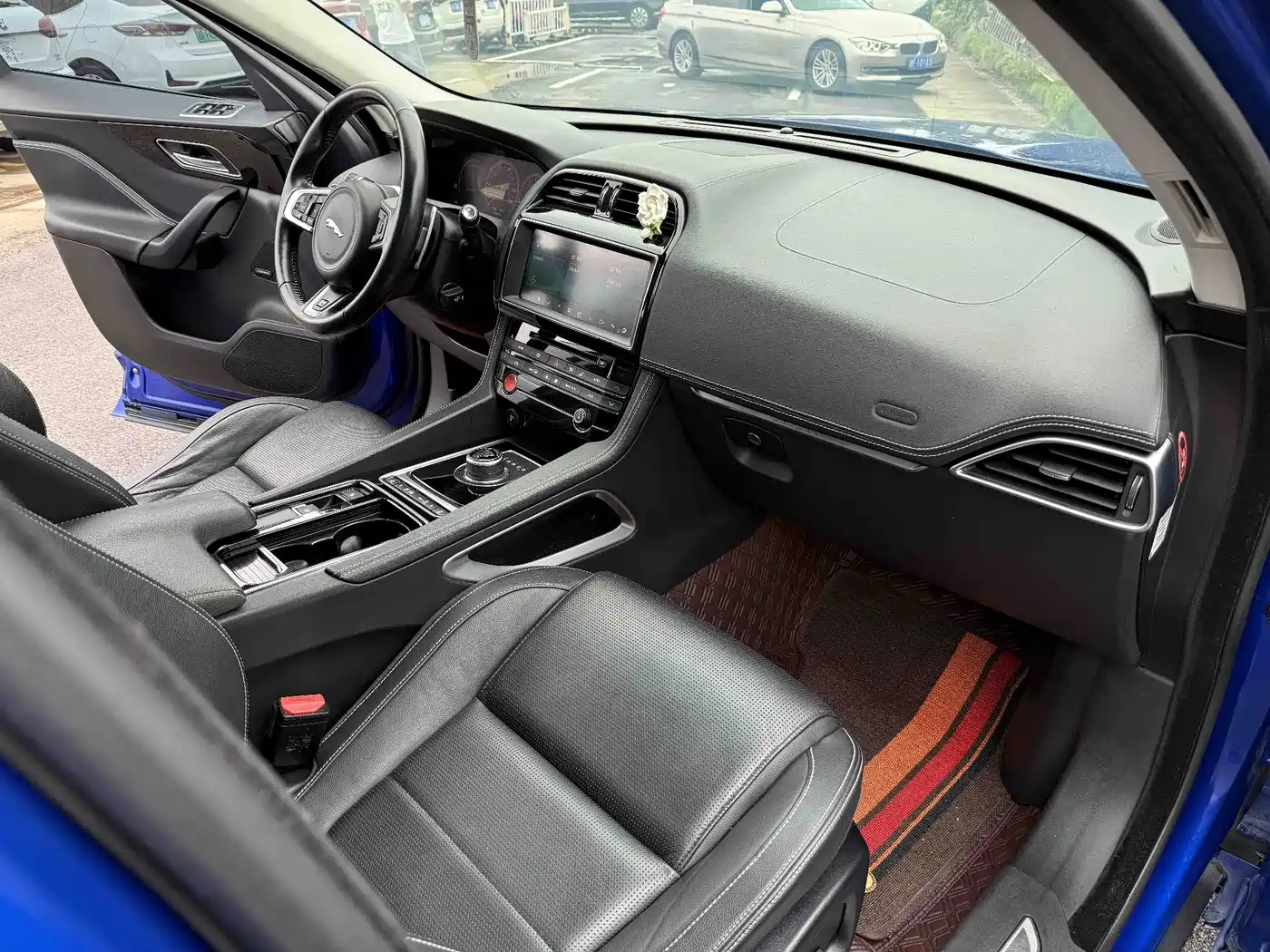 Фото 7 - Jaguar F-PACE