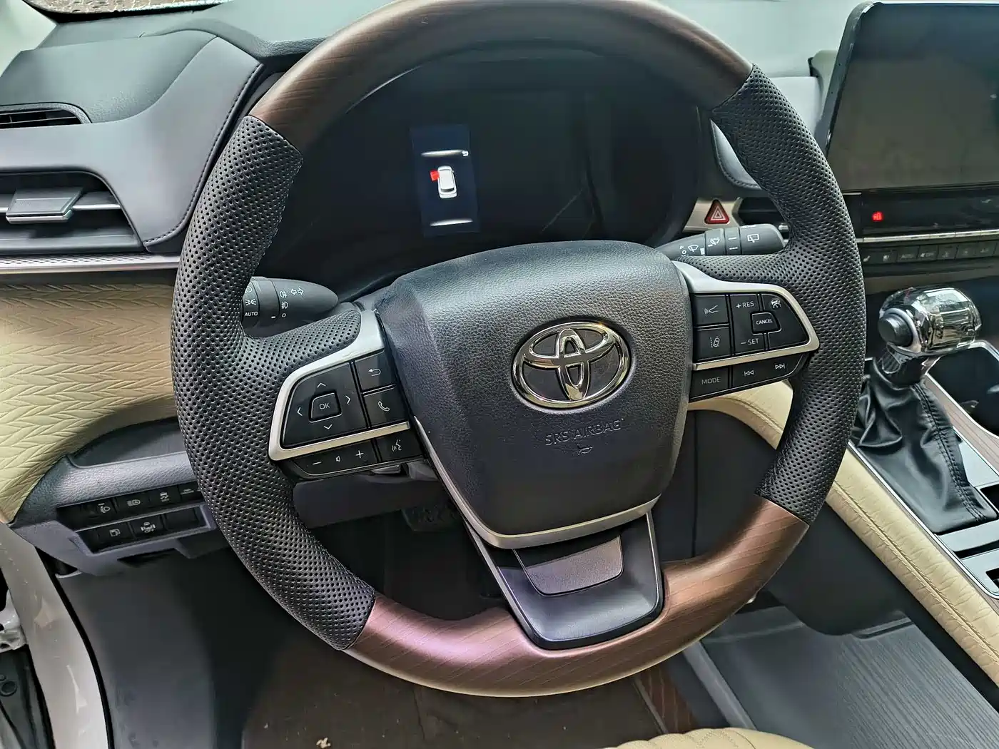 Toyota Sienna 2023 2.5L Hybrid Comfort Edition фото 13