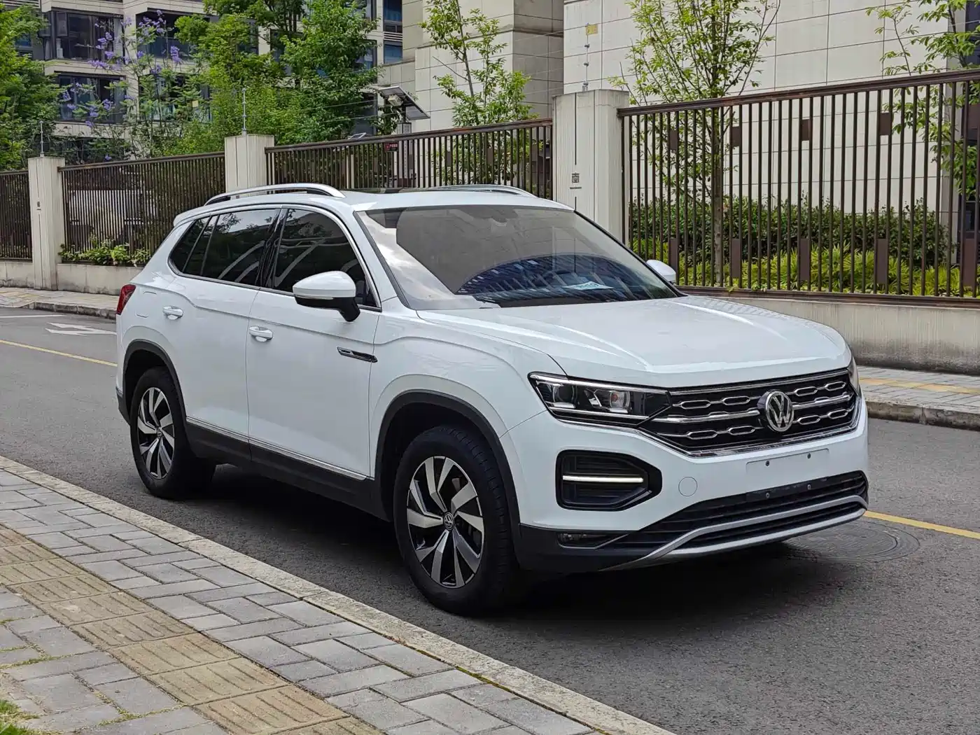 Volkswagen Tayron 2019 330TSI 4WD Luxury China VI фото 3