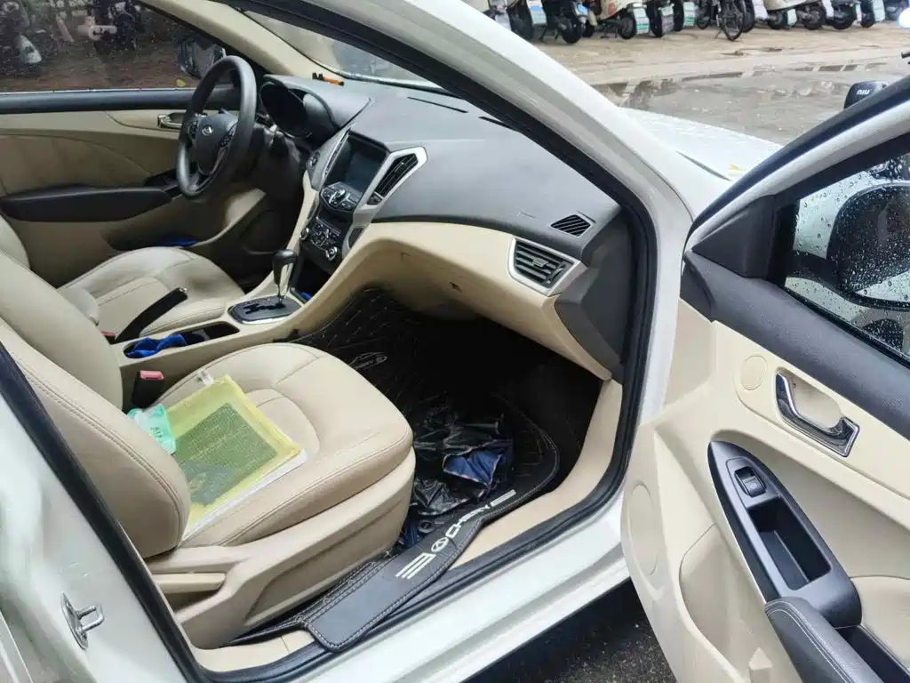 Chery Arrizo 7 2014 2013 1.6L CVT Stylish