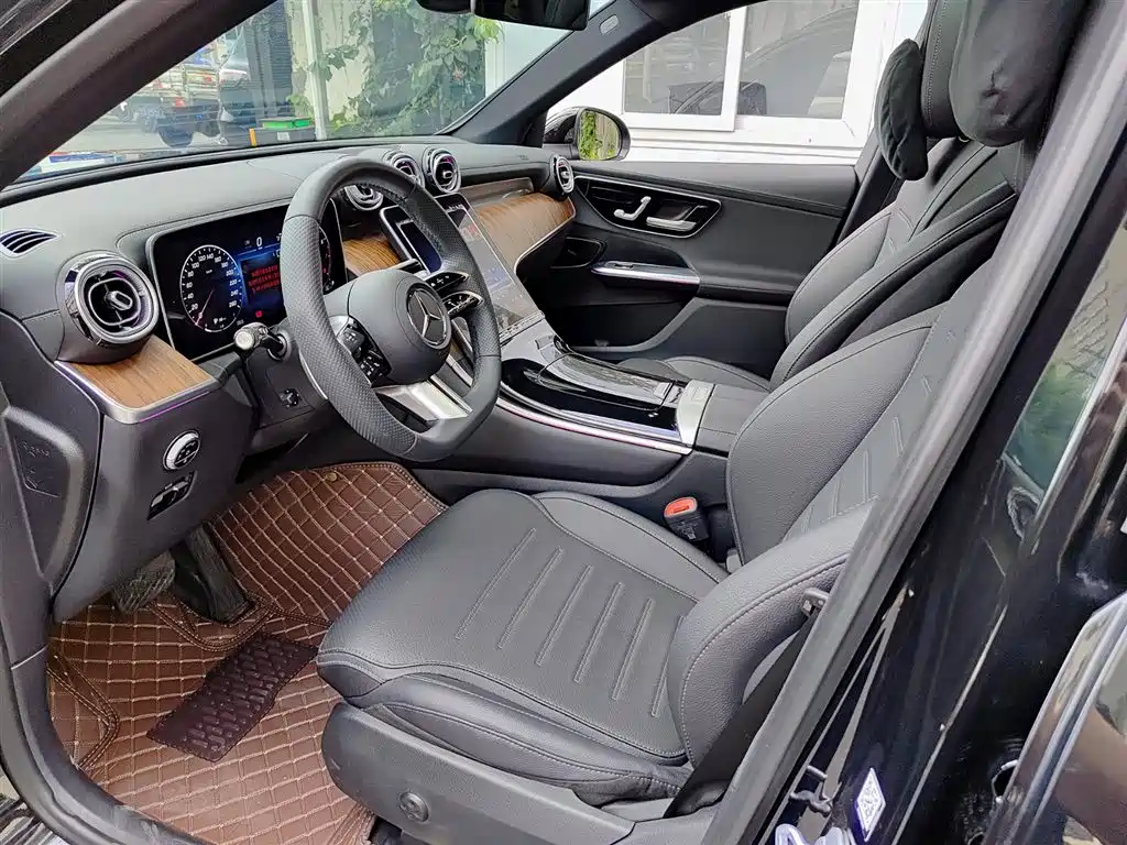 Mercedes-Benz GLC 2023 GLC 300 L 4MATIC Sport 5-Seater фото 7