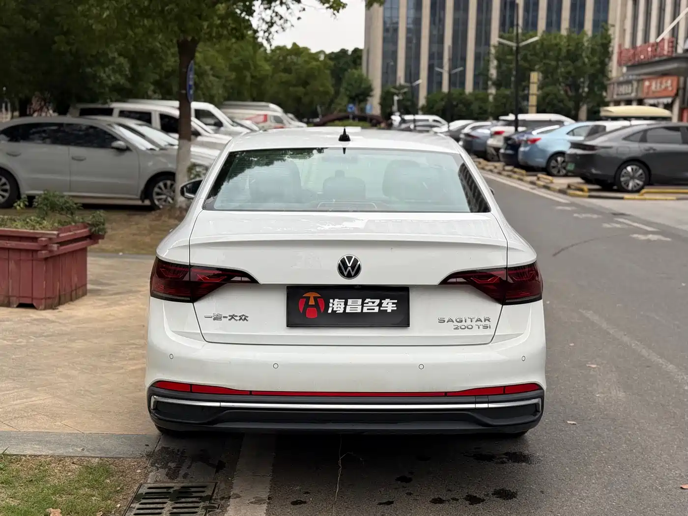 Фото 4 - Volkswagen Sagitar