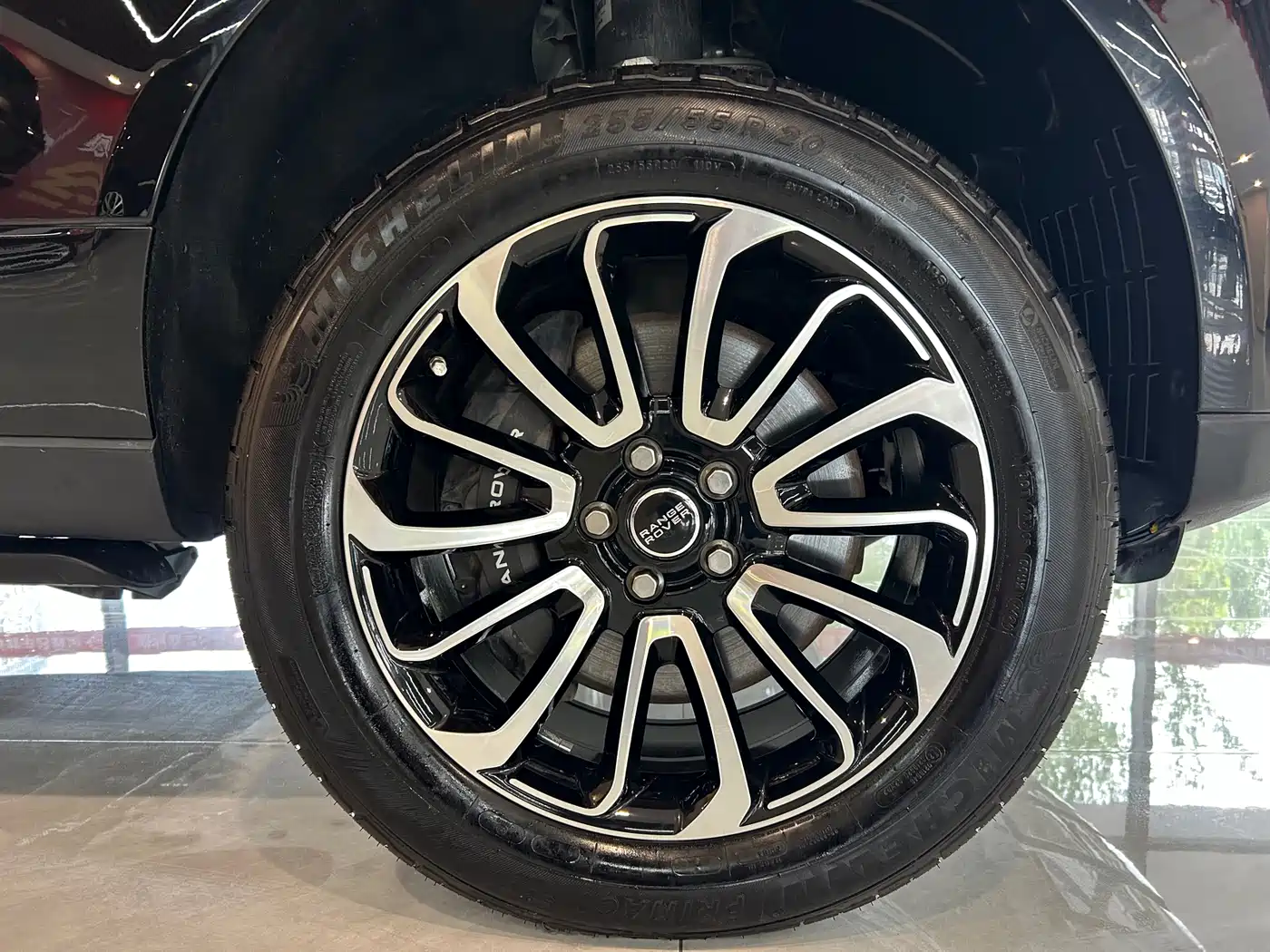 Land Rover Range Rover 2019 3.0 SC V6 Golden Age Edition фото 43