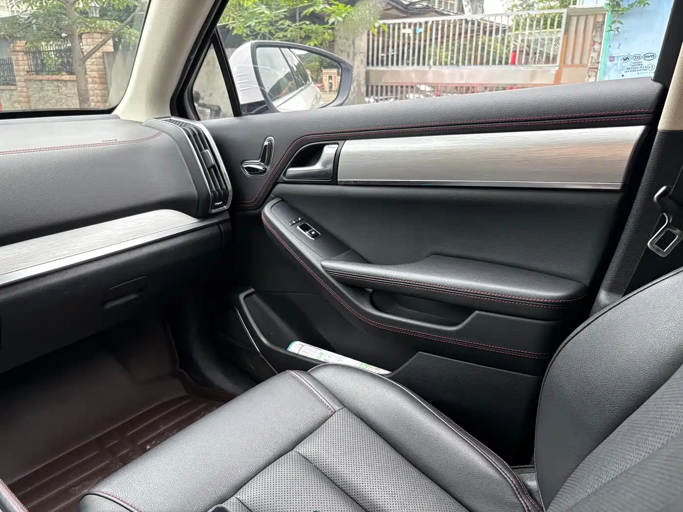 BYD Tang New Energy 2018 DM 2.0T AWD Smart Connection Enjoy Edition 7-Seater China V фото 8