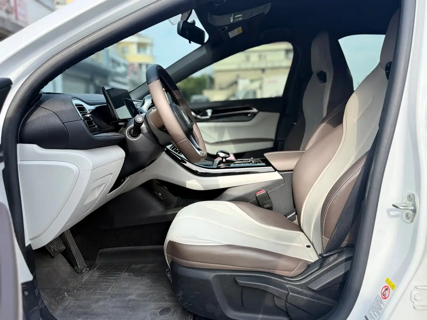 BYD Qin PLUS 2024 Glory Edition DM-i 55KM Leading фото 17