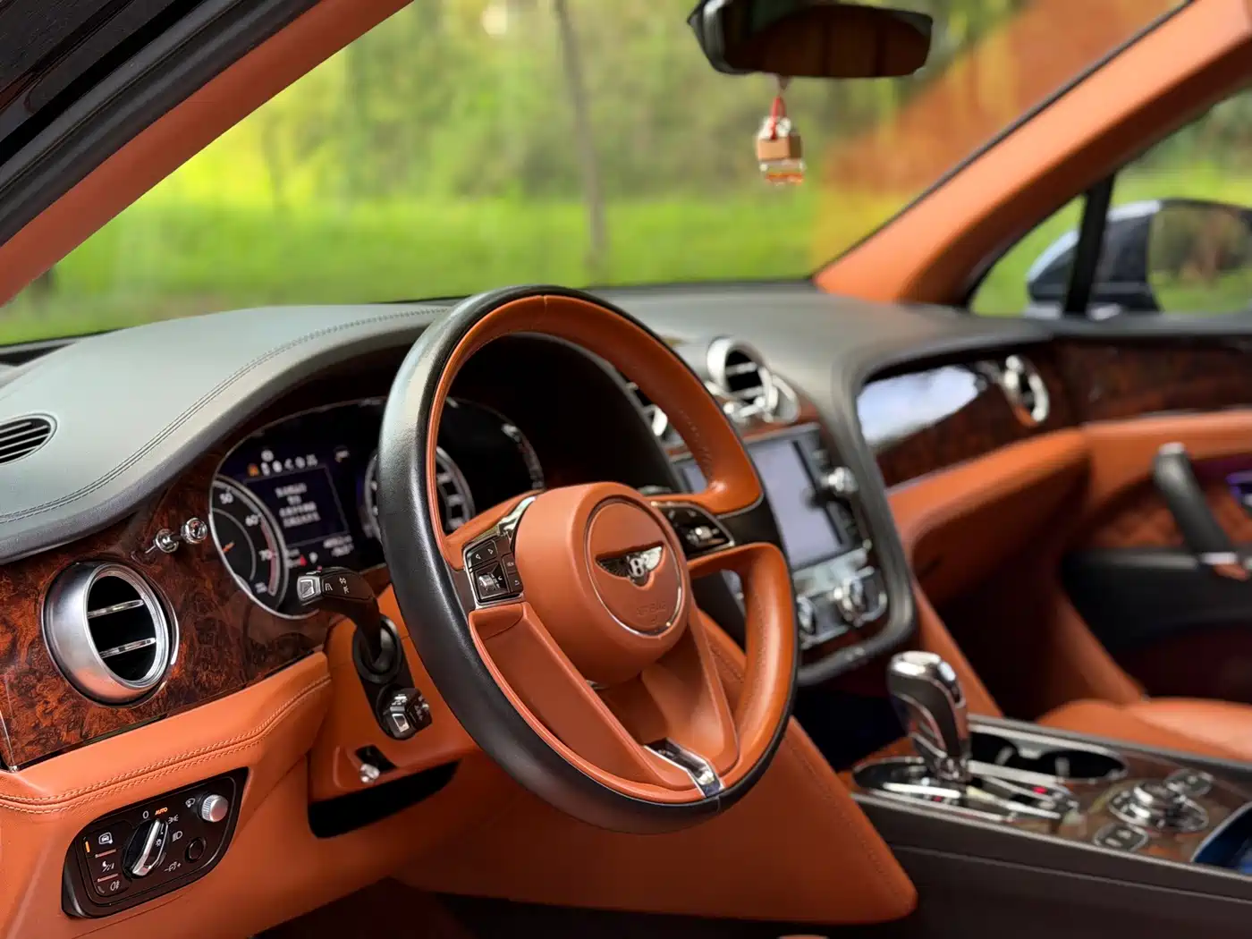 Bentley Bentayga 2017 2016 6.0T Standard Edition