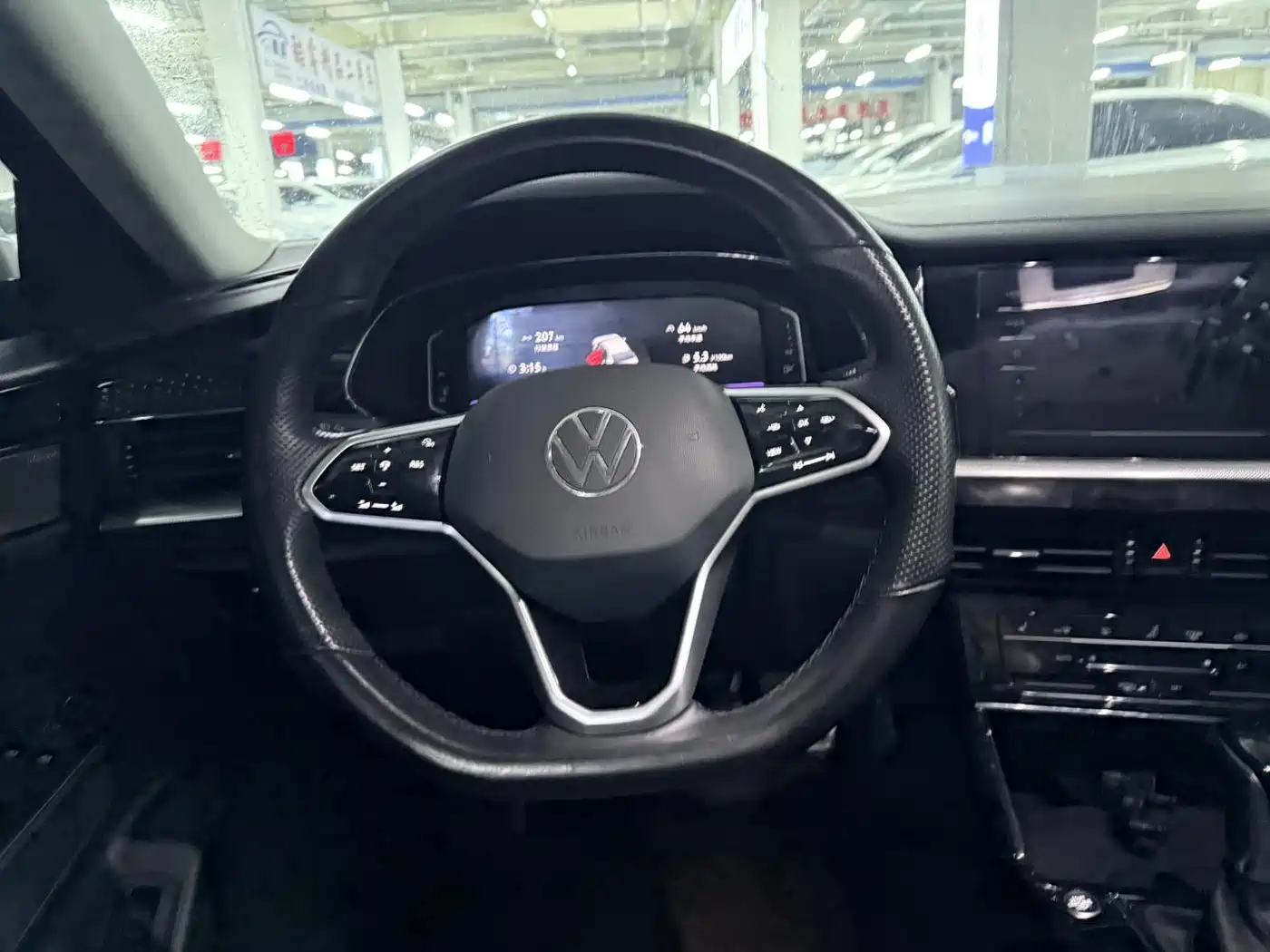Volkswagen Passat 2023 330TSI Elite Edition фото 13