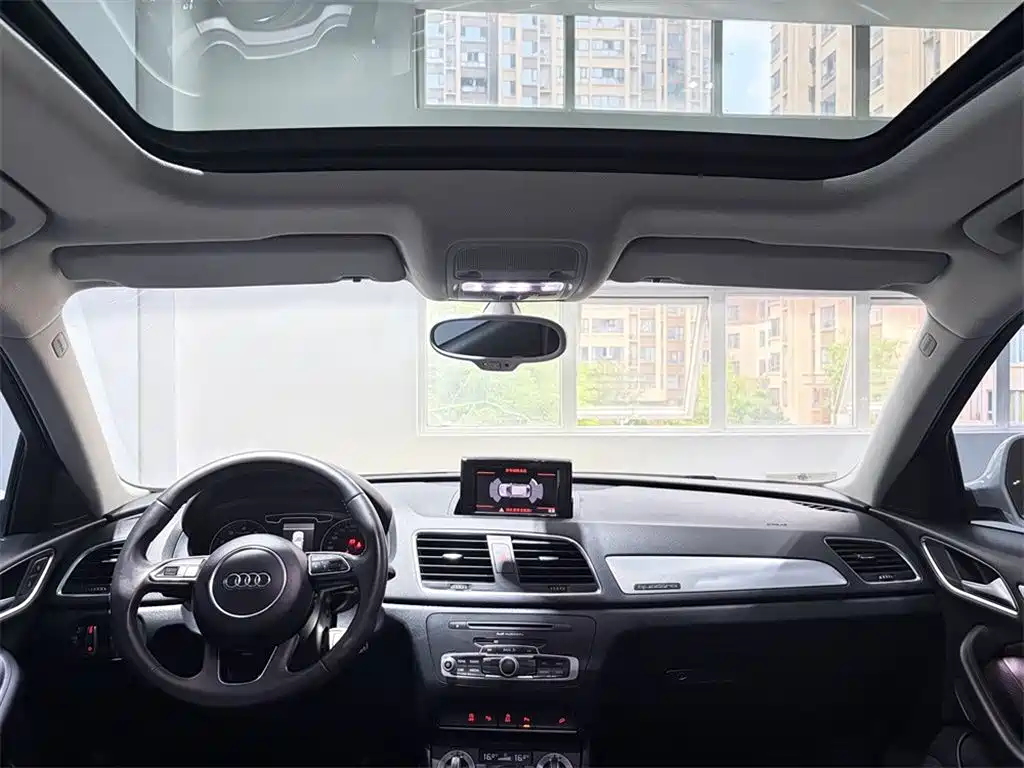 Фото 10 - Audi Q3 (Import)