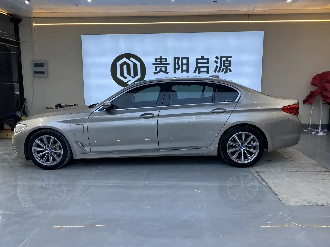 BMW 5 SERIES NEW ENERGY