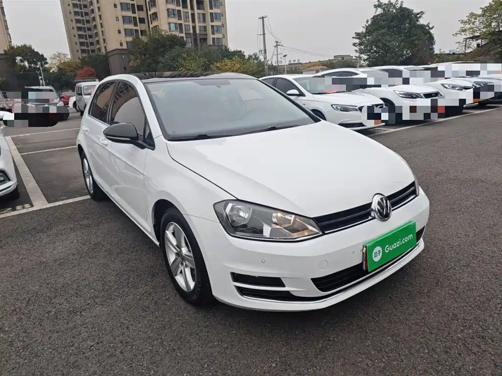 Volkswagen Golf 2017 1.6L Auto Comfort Millionth Edition фото 4