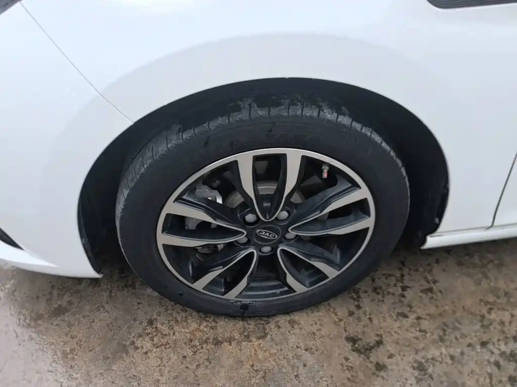 JAC JAC J7 2020 2020 1.5T CVT Surpass Type