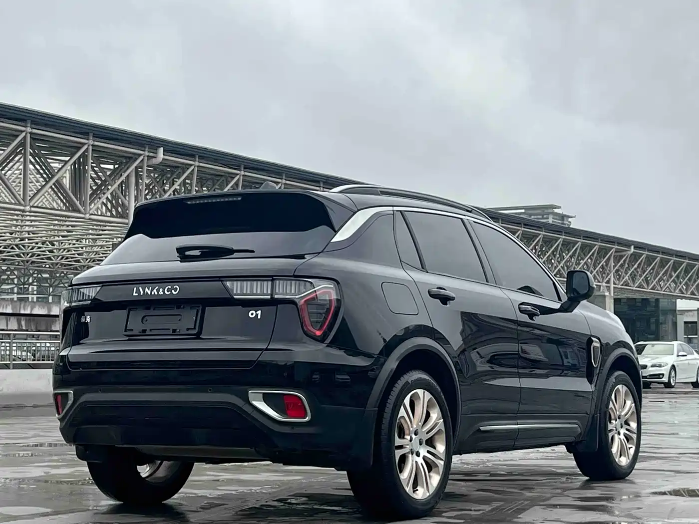 Lynk & Co 01 2017 2.0T 2WD Pro Version фото 9