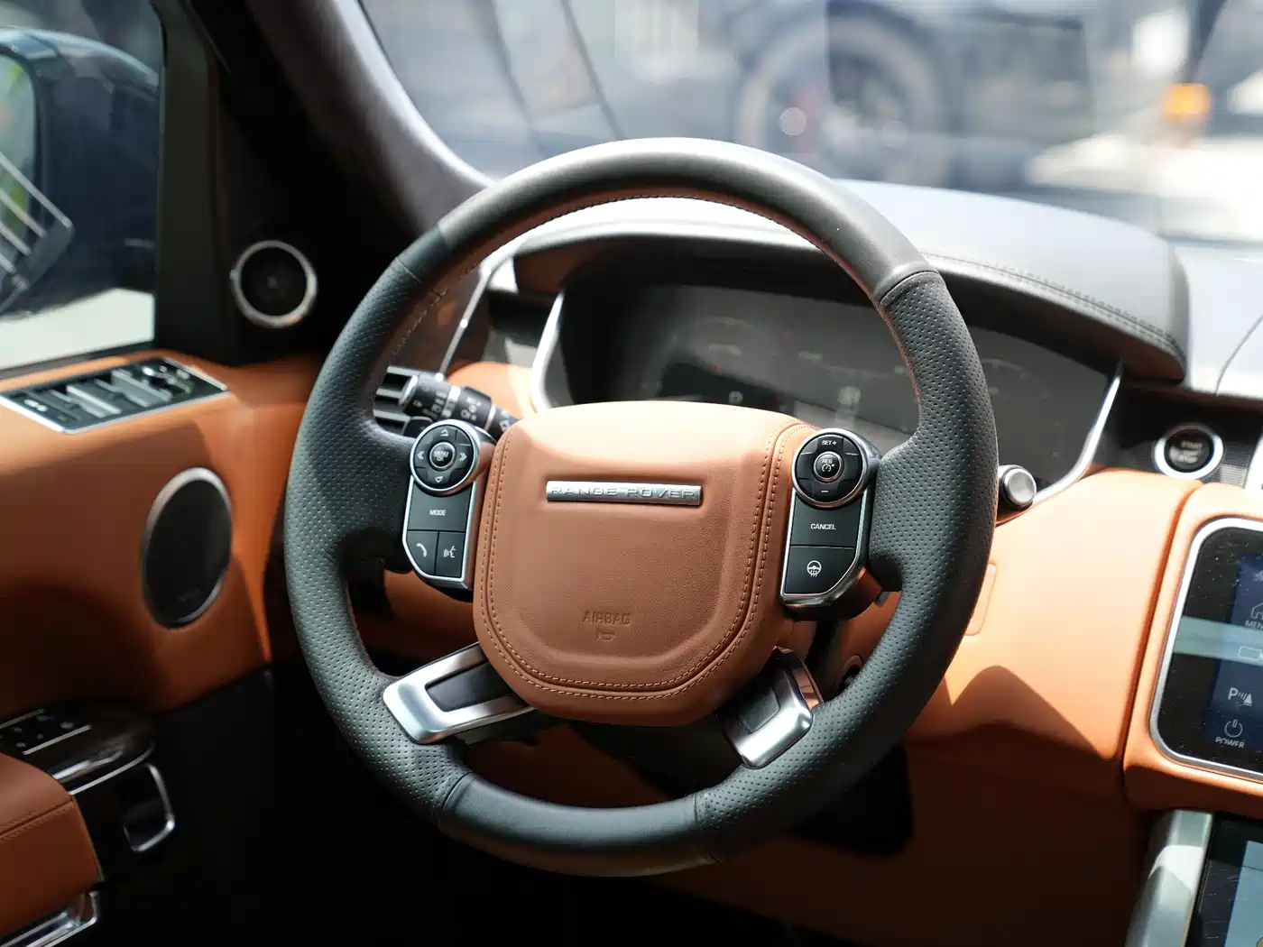 Land Rover Range Rover 2015 3.0 TDV6 Vogue SE Genesis Extended Edition фото 9