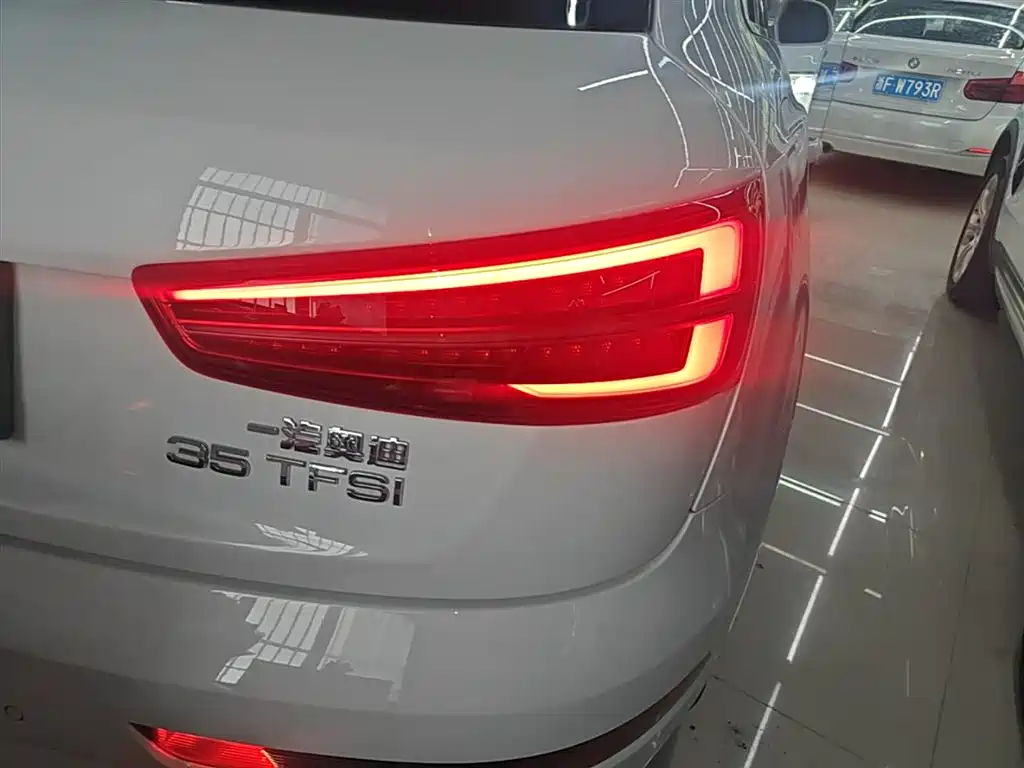 Audi Q3 2018 30th Anniversary Edition 35 TFSI Fashion фото 8